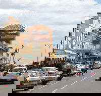 Lombardys - Accommodation Nelson Bay