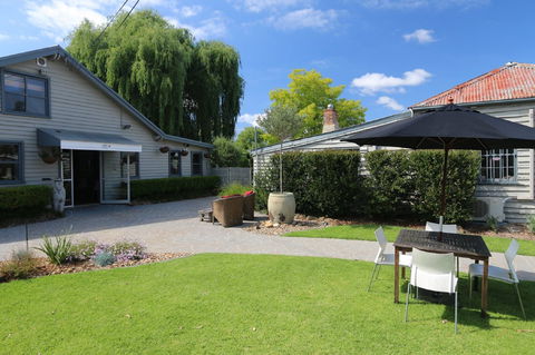 Grumpy And Sweethearts - Accommodation Nelson Bay 1