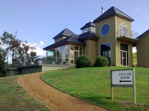 Sutherland Estate - Accommodation Nelson Bay 0