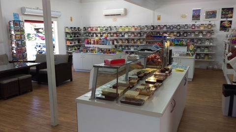 Mogo Fudge And Ice Cream /  Courtyard Cafe / Lots Of Lollies Mogo - Accommodation Nelson Bay 2