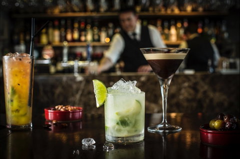 Ostani Lounge, Bar & Restaurant - Accommodation Nelson Bay 2