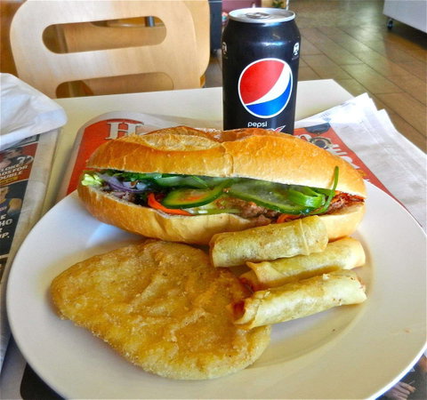 VN Wrap 'n' Roll - Sunshine North - Accommodation Nelson Bay 0