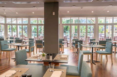 Poolside Restaurant And Bar - Nelson Bay Accommodation.com 2