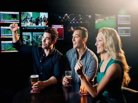Steelers Leagues Club - Accommodation Nelson Bay 1