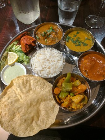 Olive Green Kitchen - Nelson Bay Accommodation.com 0