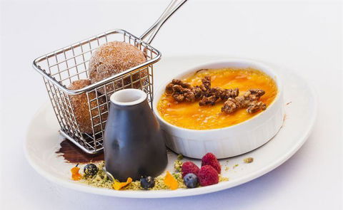 L' Aqua Restaurant - Nelson Bay Accommodation.com 0