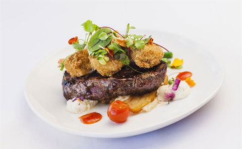 L' Aqua Restaurant - Nelson Bay Accommodation.com 4