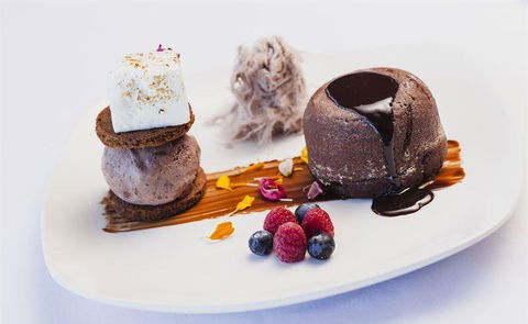 L' Aqua Restaurant - Nelson Bay Accommodation.com 5