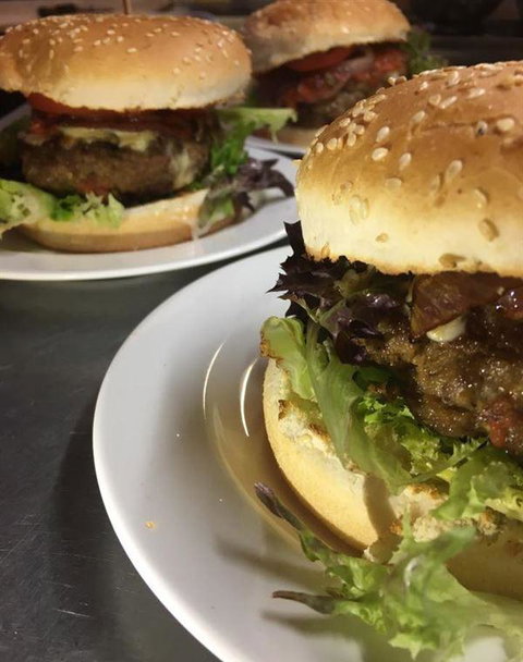 Bay Beach Pizza & Pasta - Nelson Bay Accommodation.com 7