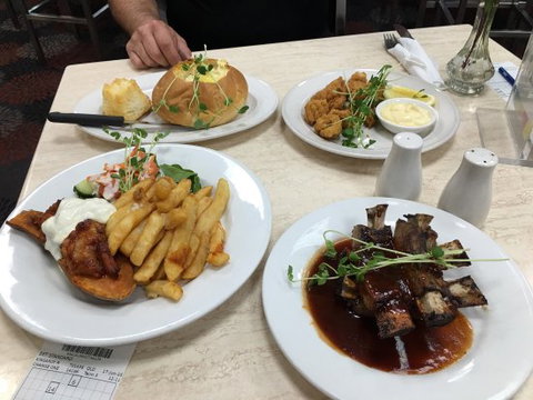 Kingaroy RSL - Accommodation Nelson Bay 6