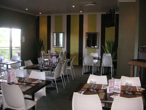 Currumbin Creek Tavern - Accommodation Nelson Bay 1
