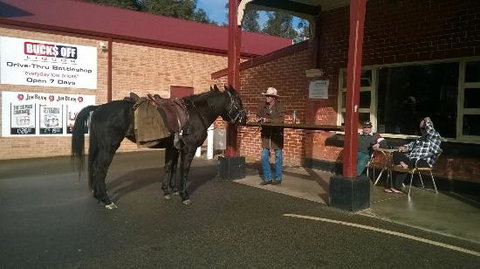 Premier Hotel - Accommodation Nelson Bay 0