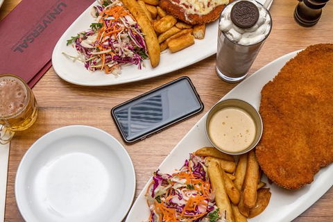 Universal Restaurant - Accommodation Nelson Bay 0