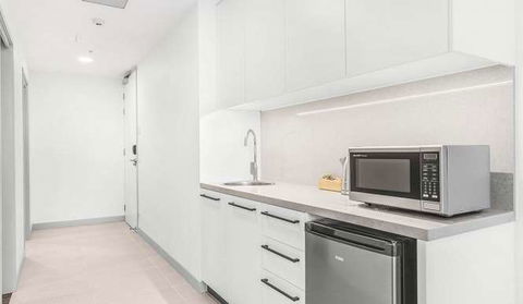 Essence Suites Taringa - Accommodation Nelson Bay 6