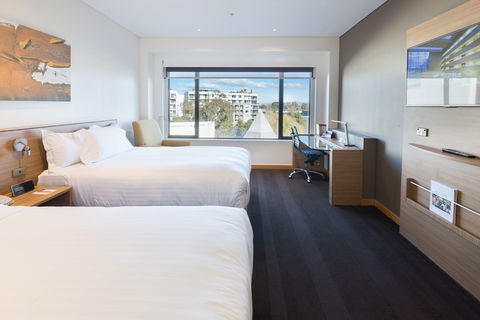 Crowne Plaza Canberra - Accommodation Nelson Bay 6