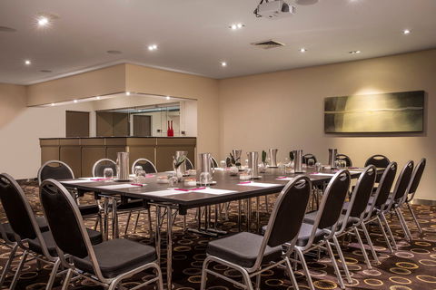 Crowne Plaza Canberra - Accommodation Nelson Bay 10