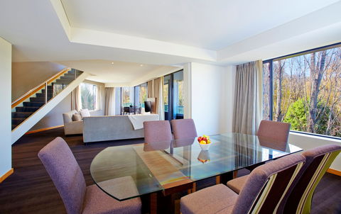 Crowne Plaza Canberra - Accommodation Nelson Bay 13