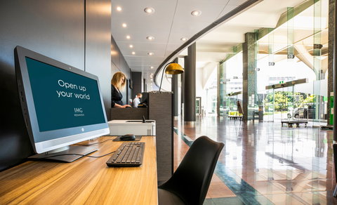 Holiday Inn Sydney Airport - Accommodation Nelson Bay 4