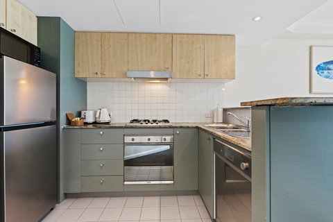 Astra Apartments Chatswood - Accommodation Nelson Bay 4