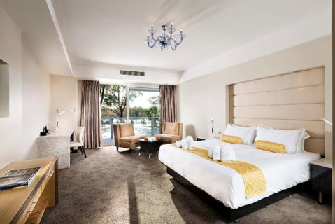 Swan River Hotel - Accommodation Nelson Bay 2