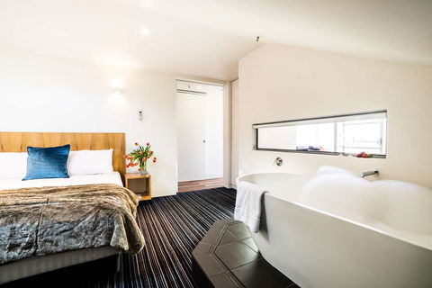 Salamanca Wharf Hotel - Accommodation Nelson Bay 2