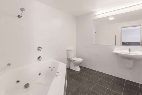 Travelodge Hobart Airport - Accommodation Nelson Bay 9