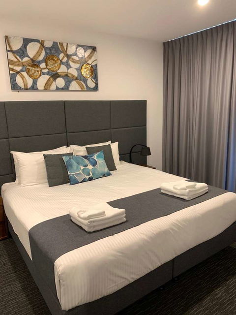Adelaide Dress Circle Apartments - Accommodation Nelson Bay 4