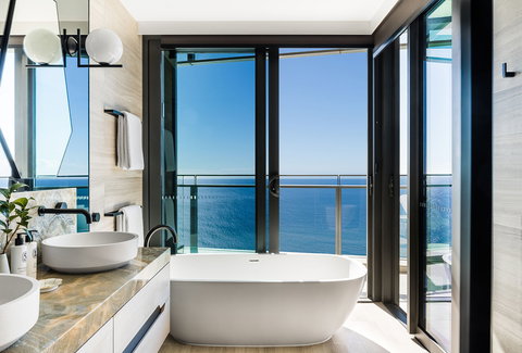 Langham, Gold Coast & Jewel Residences - Accommodation Nelson Bay 5