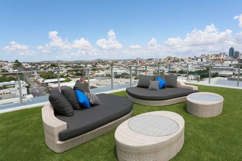 Alex Perry Hotel and Apartments - Accommodation Nelson Bay 16