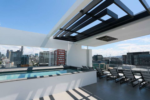 Alex Perry Hotel and Apartments - Accommodation Nelson Bay 17