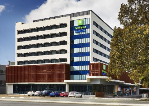 Holiday Inn Express Newcastle - Accommodation Nelson Bay 0