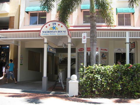 Macrossan House Boutique Holidays Apts - Accommodation Nelson Bay 1