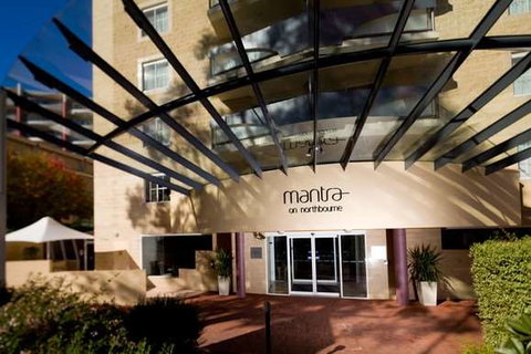 Mantra on Northbourne - Accommodation Nelson Bay 0