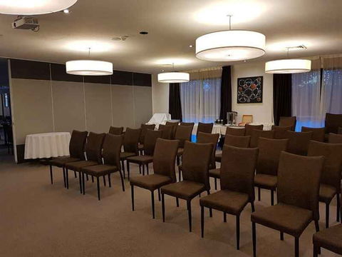 Bairnsdale International - Accommodation Nelson Bay 8