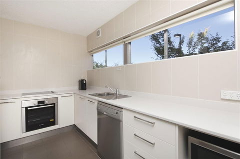 Forrest Hotel & Apartments - Accommodation Nelson Bay 1