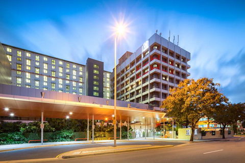 H On Smith Hotel - Accommodation Nelson Bay 0