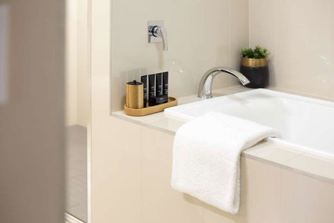 H On Smith Hotel - Accommodation Nelson Bay 3
