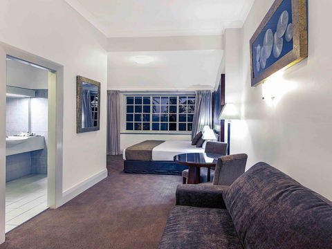 Mercure Monte Pio Hotel & Conference Ctr - Accommodation Nelson Bay 2