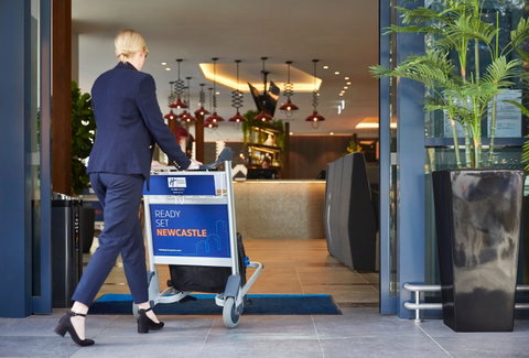 Holiday Inn Express Newcastle - Accommodation Nelson Bay 2