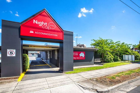 Sandbelt Club Hotel - Accommodation Nelson Bay 1