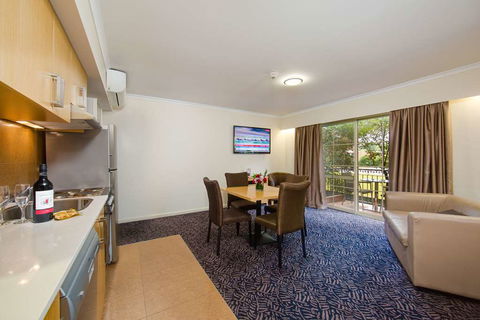 Best Western Plus Hovell Tree Inn - Accommodation Nelson Bay 2