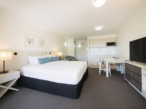 Oaks Oasis, Caloundra - Nelsons Bay Accommodation 6