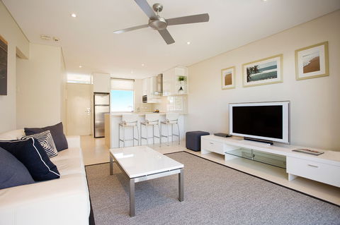 Maison Noosa Beachfront Resort - Accommodation Nelson Bay 1