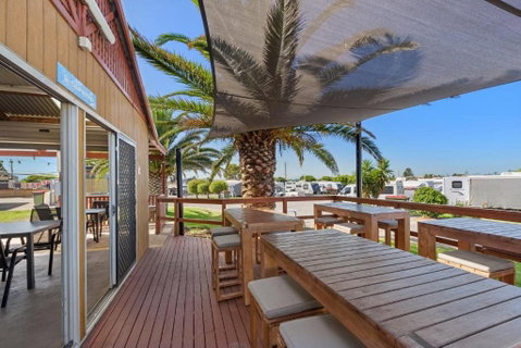 Discovery Parks Adelaide Beachfront - Accommodation Nelson Bay 1