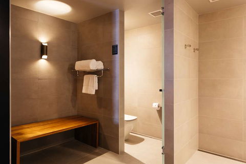 Macq 01 Hotel - Accommodation Nelson Bay 2