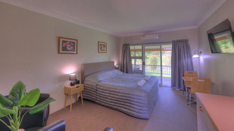 Jacaranda Motor Lodge - Nelson Bay Accommodation.com 1