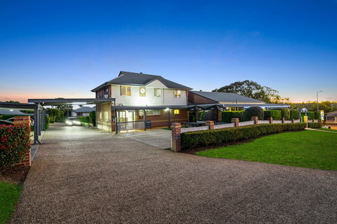 Ambassador On Ruthven Motel - Accommodation Nelson Bay 0