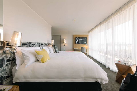 QT Canberra - Accommodation Nelson Bay 6