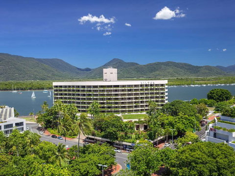 Hilton Cairns - Accommodation Nelson Bay 2