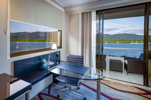 Hilton Cairns - Accommodation Nelson Bay 4